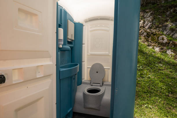 Best Portable restroom trailer rental  in Waco, TX